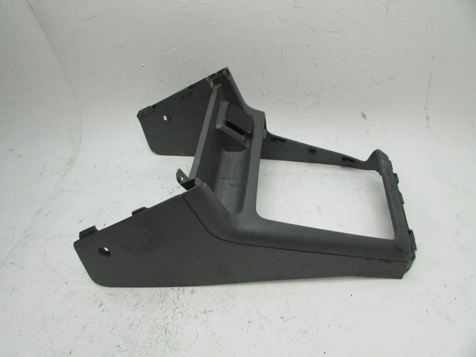 Cubierta de bisel selector de palanca de cambios ISUZU para consola central RODEO 2002 Foto 1 de 4