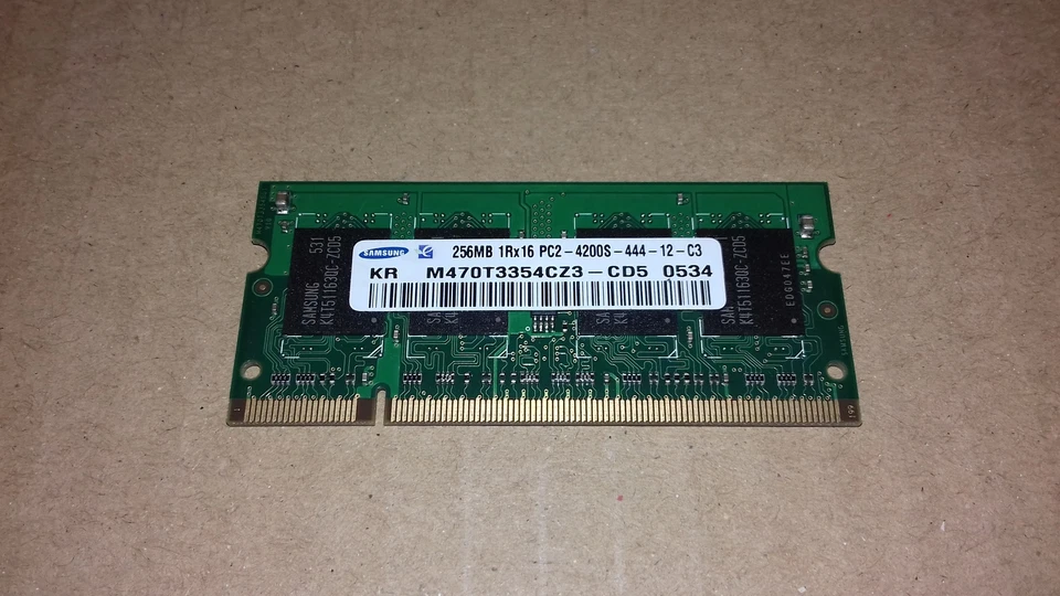 256MB PC2-4200S RAM Laptop Samsung M470T3354CZ3-CD5 DDR2 SO-DIMM 200pins 533MHz - Imagen 1 de 1