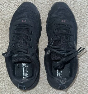 Under Armour Charged Assert 9 schwarze Herrenschuhe mit Deluxe Foam Größe 9 - Bild 1 von 7