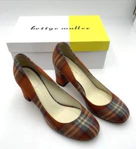 Bettye Muller red plaid round toe heels size 39 / 8.5 - Picture 1 of 8
