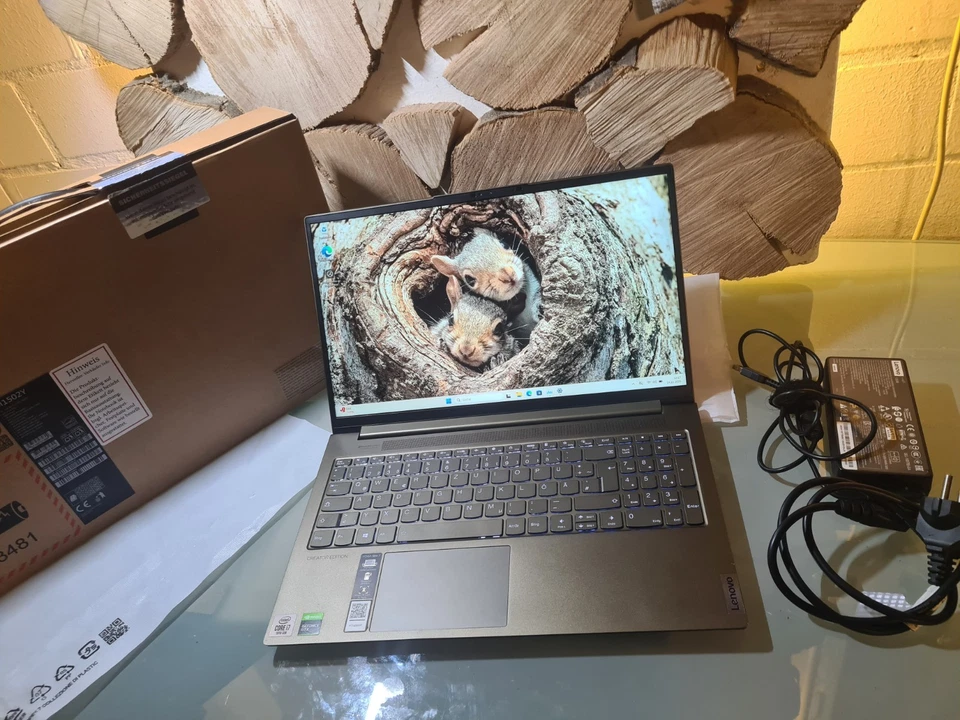 Lenovo Yoga Slim 7 15,6 i7 Prozessor 16GB RAM 1TBSSD NVIDIA GTX 1650 Windows 11 - Bild 1 von 4