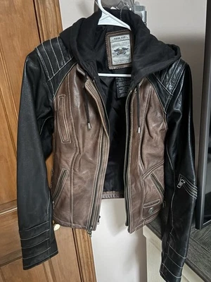 Harley Davidson Med de cuero para mujer Foto 1 de 4