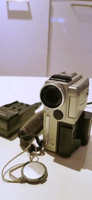 Sony DCR-PC3E Telecamera MiniDV - Perfettamente Funzionante - Immagine 1 di 4