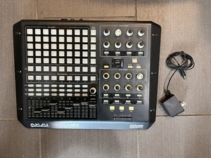 Akai APC 40 Ableton Live DJ Mixer Professional Controller - Picture 1 of 5