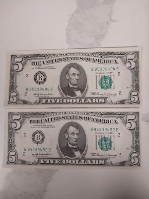 (2) 1969 GEM UNCIRCULATED New York district $5.00 federal reserve note. - Image 1 of 2