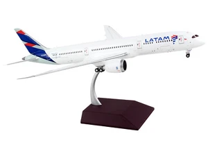Boeing 787-9 Commercial Aircraft "LATAM Airlines" White with Blue Tail "Gemini 2 - Picture 1 of 3
