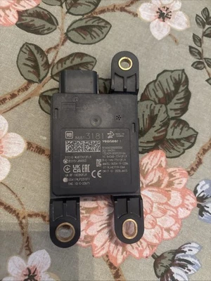 2024 Chevrolet Traverse Adaptive Cruise Control Radar Sensor 86813181 Used OE - Image 1 of 2