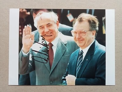 Mikhail Gorbachev -Russian President Hand Signed 5"X7" Photo AFTAL #216 COA - Image 1 of 2