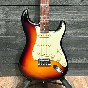 Fender American Ultra Stratocaster USA Electric Guitar 2023 - Ultraburst - Picture 1 of 15