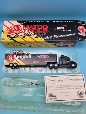 Transportador Bazemore blanco fundido a presión 1:64 NOS 1:64 con coche divertido de Matco Tools de colección  Foto 1 de 4