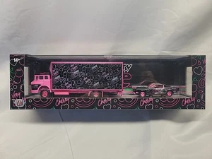 M2 MACHINES CHASE 1966 FORD C950 BOX TRUCK & 1965 FORD MUSTANG 2+2 AUTO HAULERS - Picture 1 of 8