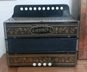 Hohner Vienna 1-Row 4-Bass 10-Treble 'C' Diatonic Accordion - Picture 1 of 11