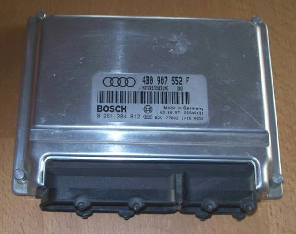 Centralina Audi A4 (8D) 2.4 ALF 4B0907552F 121KW Centralina Motore - Immagine 1 di 1