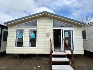 Twin Lodge For Private Land - Offsite Sale - Delta Desire 40x20ft / 2 Bedrooms - Picture 1 of 15