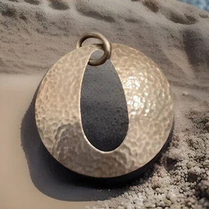 James Avery Retired 925 Sterling Silver Hammered Open Circle Pendant 9 Grams - Picture 1 of 6