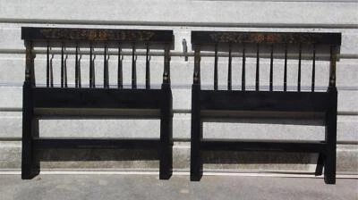 Par de cabeceros de husillo único Farmington Hitchcock estampados negros vintage Foto 1 de 4