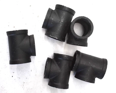 Lot of 5 3 Way Outlet Tee Fittings Threaded Tools Black Metal 1" x 1" x 1" - Image 1 of 4