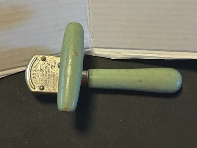 Vintage Edlund Junior No. 5 Can Opener Green Wood Handles Pat June 18 29 USA - Image 1 of 4