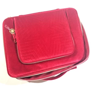 Estee Lauder Train Case Bag 2023 Limited Edition Red Velvet with Handle - Picture 1 of 5