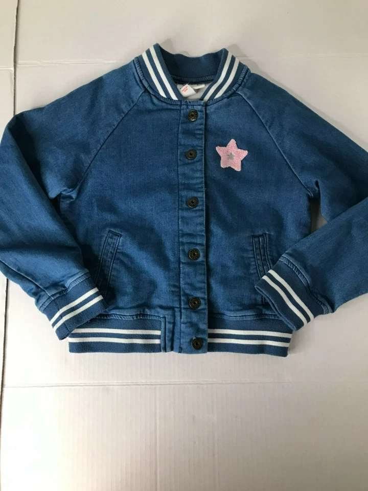 Chaqueta vaquera Jack & Cat para niñas talla pequeña con bolsillos gráficos cierre a presión  Foto 1 de 4