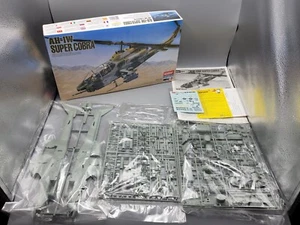 1:35 AH-IW SUPER COBRA Model Kit Academy 2002 - Bild 1 von 7