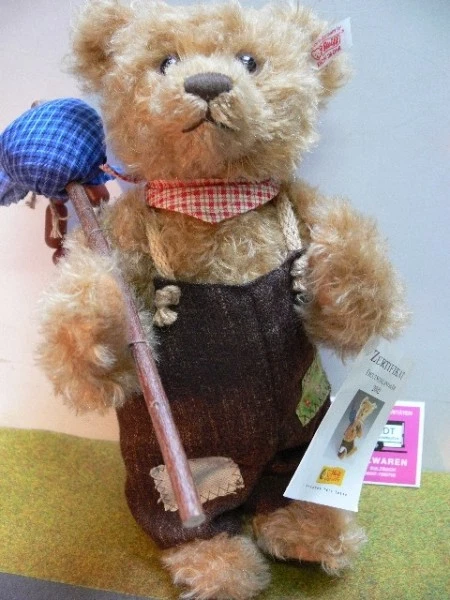 ST 38 Steiff Deutschlandbär 2002 Wanderbursche ca 28 cm limitiert - Bild 1 von 1