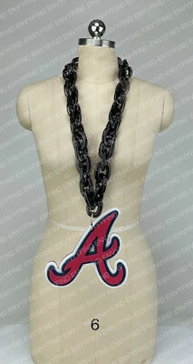 New MLB ATLANTA BRAVES BLACK Jumbo Big Fan Chain Necklace Foam MI USA - Image 1 of 3