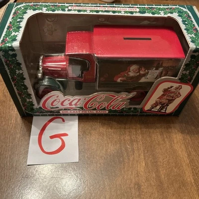 Camión de reparto Ertl Coca-Cola 1925 Kenworth, Santa Die-Cast Metal Bank 1993 de colección Foto 1 de 4