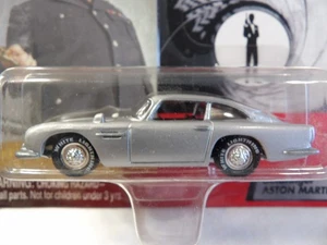 WHITE LIGHTNING ASTON MARTIN 2000 JOHNNY LIGHTNING JAMES BOND 007 1:64 - Bild 1 von 6