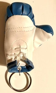 BOXING GLOVE KEYCHAIN VINTAGE 1990S CANVAS? ADVERTISING SHAW DATA 4 INCHES - Picture 1 of 2