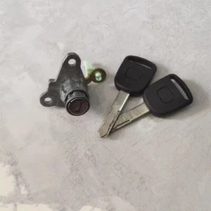 For Honda Fit 2005-2008 Front Left Door Lock w/ Key Blade Cylinder  - Picture 1 of 5