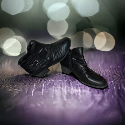 Yuu Mujer Botines Nev Talla 7M Negro 1” Tacones. Hebilla de acento plateado. Cremallera lateral Foto 1 de 4