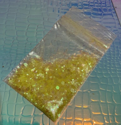 Nail Glitter Art - Image 1 of 4