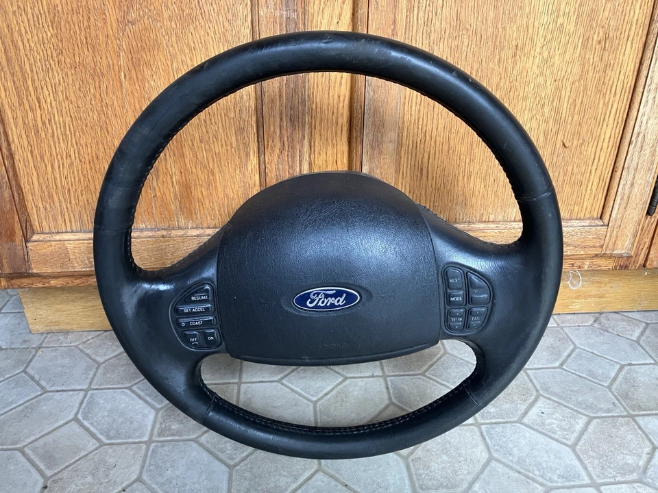 Volante Ford Excursion 1999-2007 Foto 1 de 1