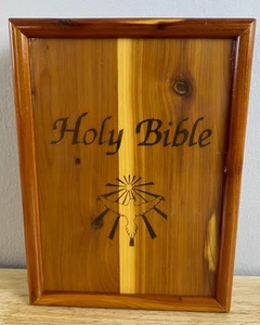 Vintage NEU Heilige Bibel Friedenstaube Holz Zeder Box nur Etui - Bild 1 von 4