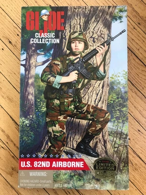 特种部队 US 82nd Airborne Classic Collection 12 英寸黑发女式 Kenner 1998 全新带盒 — 第 1/4 张图片