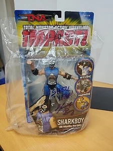 TNA Impact! Modellino Sharkboy con scale in acciaio 2005 Marvel - Firmato - Foto 1 di 8