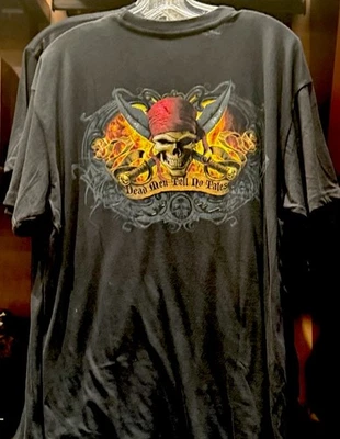 Camisa negra Piratas del Caribe 2025 Dead Men Tell No Tales de los Parques Disney XL Foto 1 de 2
