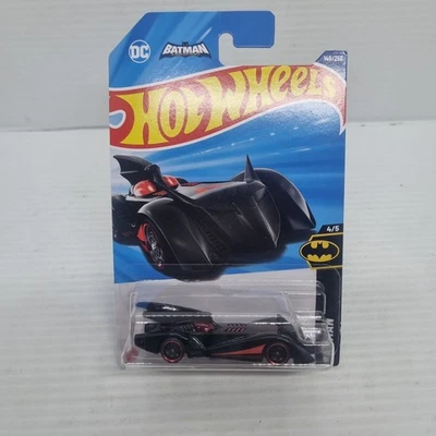 Hot Wheels бэтмобиль «ОН ХРАБРЫЙ И СМЕЛЫЙ» DC Comics 2024 HYY81 новый на карте  - Изображение 1 из 4