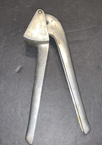 Prensa de ajo de aluminio fundido marca MCM Alpine vintage hecha en Italia - Imagen 1 de 9