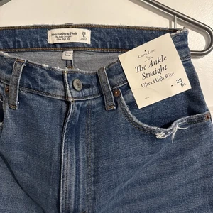 Neu mit Etikett Abercrombie & Fitch knöchelgerade ultrahohe blaue Damenjeans 28 6L - Bild 1 von 7