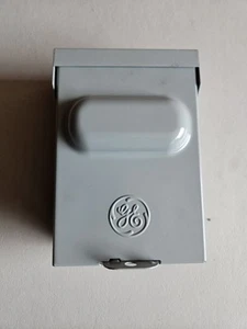 GE 60 Amp 240-Volt Non-Fuse Metallic AC Disconnect - Imagen 1 de 7