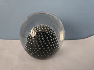 Pisapapeles Holmegaard Dinamarca 1960 vidrio artístico negro burbujas controladas firmado  - Imagen 1 de 8