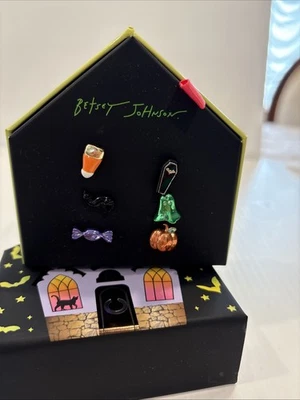 Juego de 6 pendientes Betsey Johnson Halloween desajuste ataúd, fantasma, gato nuevo en caja Foto 1 de 4