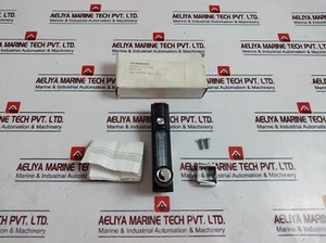 Cole-Parmer MR3A01SVVT-CP Flowmeter 100 PSIG/ 690 kPa Max - Picture 1 of 12