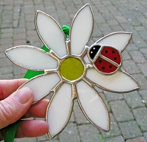 Stained Glass Daisy Flower and Ladybird Suncatcher Handmade in England - Picture 1 of 4