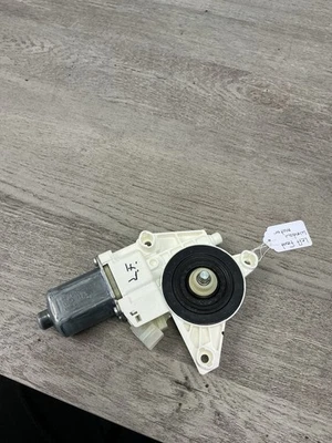 2014 Mercedes Benz GL450 Used Left Front Window Motor - Image 1 of 4