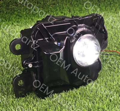 Lexus IS250 IS350 2014-2016 F Sports Left Side Driver Side Fog Light OEM Used - Image 1 of 4