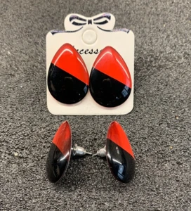 1 pair of HANDMADE tear drop 18 x 25 mm red and black acrylic/ glass earrings - Picture 1 of 4