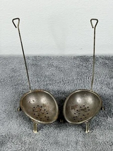 2 antike Eierpochierer gekochte Eierschaufel Dose Metallwanne Stil hoher Fuß - Bild 1 von 13